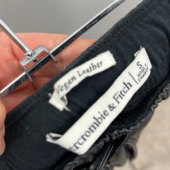 Abercrombie & Fitch Vegan Leather Black Jogger size Small - Picture 4 of 10